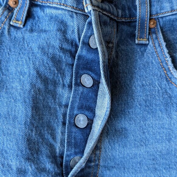 Levi's Blue Denim High Rise Distressed Ribcage Short size 30 - Picture 5 of 9